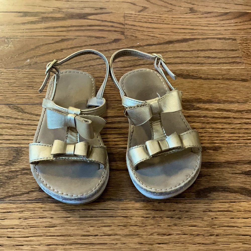 Target gold sandals girls size 3